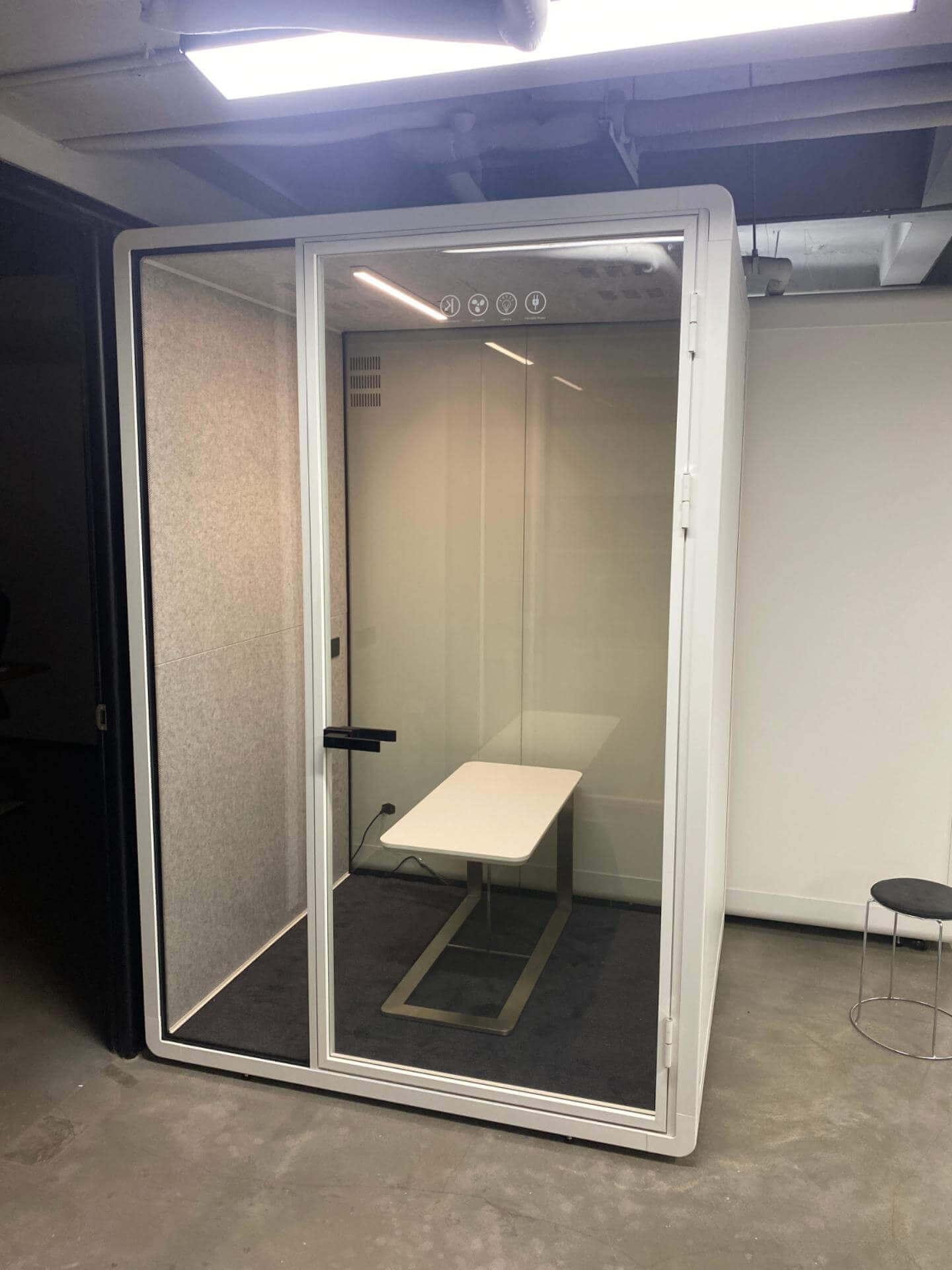 Modern Soundproof Phone Booth for Offices – and Deep Focus in Any Workplace